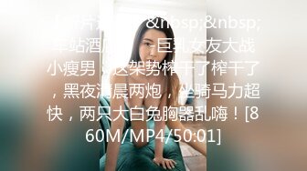 两个嫩妹妹双飞轮流操，清纯呆萌美少女，一屌两女玩，一起翘腿求操，骑乘位打桩，乱换着输出