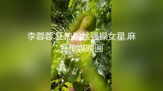 邻居家的骚妹妹，一个人在家发骚跟狼友互动，撩骚不断玩弄假鸡巴，揉奶玩逼坐插道具要草狼友大鸡巴表情好骚