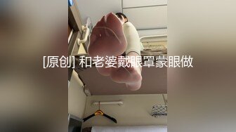 新流出黑客破解家庭网络摄像头偷拍❤️玩具发烧友小哥中午和媳妇在客厅啪啪