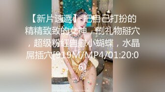 18双马尾小萝莉露脸全裸自慰秀，贫乳小奶子扣穴出白浆，无毛嫩穴白袜足交，诱人粉穴近距离特写揉搓