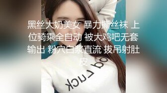 调教美眉吃鸡 吃下去 把嘴张开 貌似还不太会口 鸡吧粗含不下 继续努力