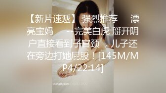 风景区女厕全景偷拍多位美女少妇前来献B (9)