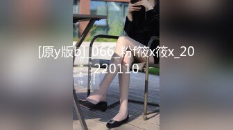 ❤️屌炸天！推特顶级身材露出狂人学生小嫩妹【linlin】私拍福利，喜欢户外人前极限露出公厕里打炮调教，相当刺激